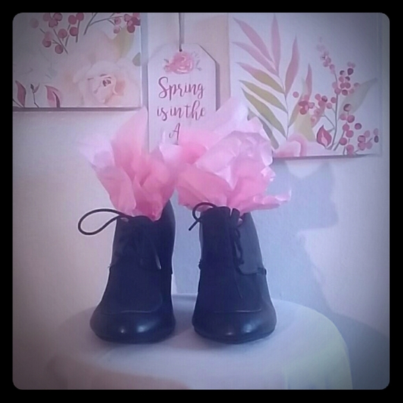 Black office heel - Picture 1 of 4